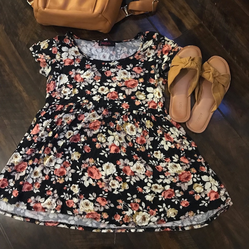 Annabelle maternity top